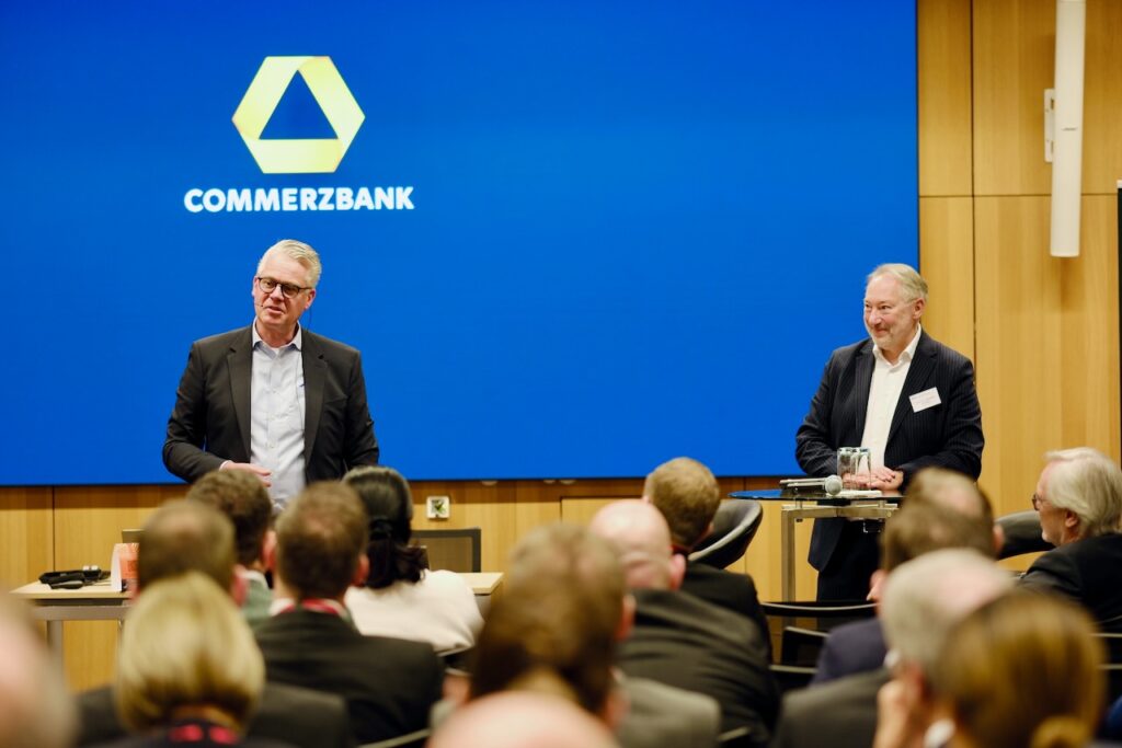 Keynote vor der Commerzbank-Bühne beim Management-Tag 2026