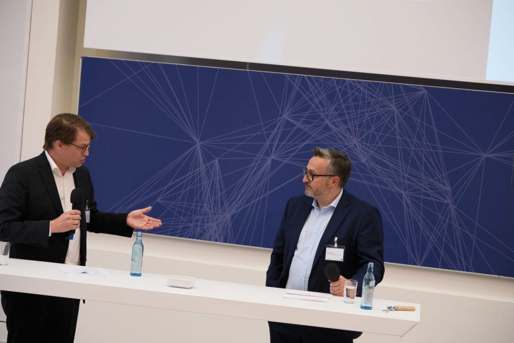 Bühnengespräch beim NPL FORUM 2026